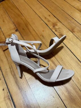 Dream Paris Criss Cross Heeled Wedding Sandal Light Tan/ Cream Size 7.5